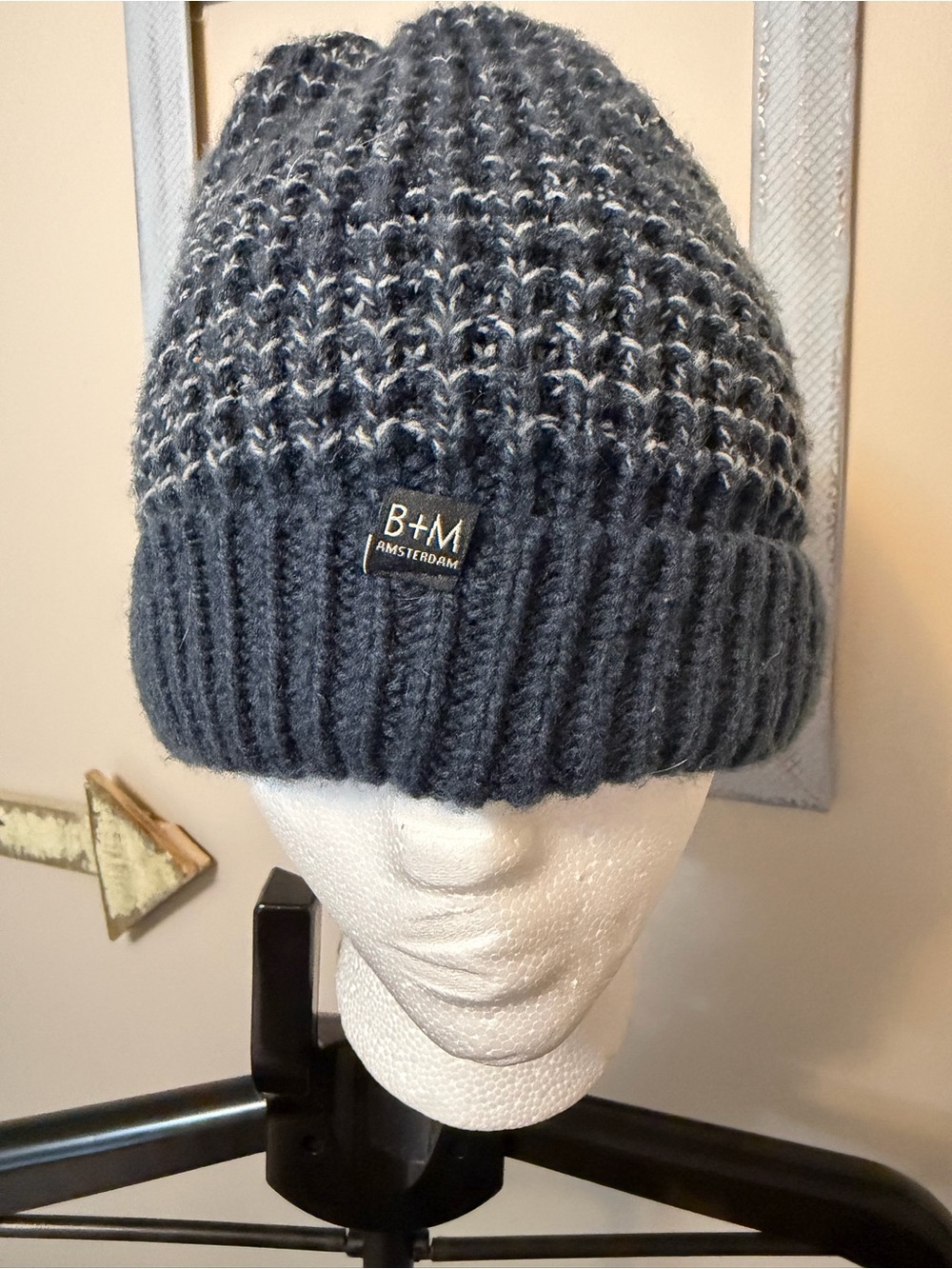 Bickley + Mitchell Amsterdam Sherpa-Lined Chunky Waffle Knit Beanie Hat – Navy/G